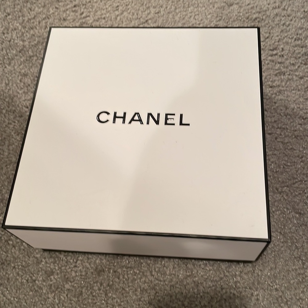 Three boxes - Picture 3 of 6